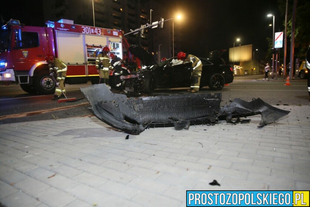Wypadek na skrzyżowaniu w centrum Opola. Zderzenie bmw z audi.(Zdjęcia &Wideo)