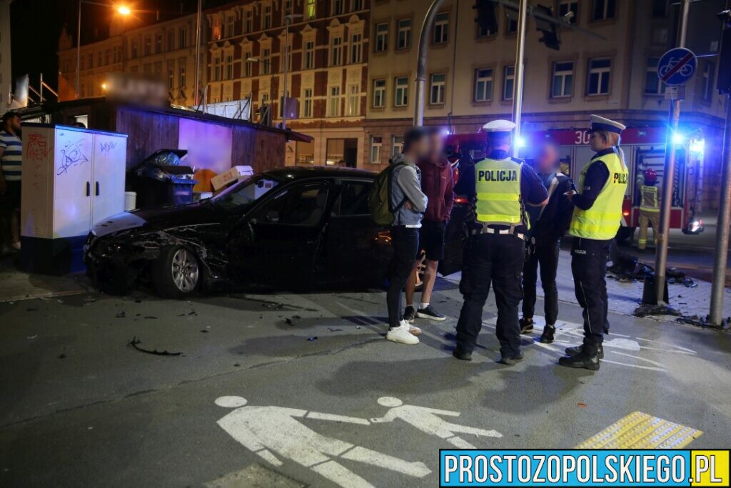 Wypadek na skrzyżowaniu w centrum Opola. Zderzenie bmw z audi.(Zdjęcia &Wideo)