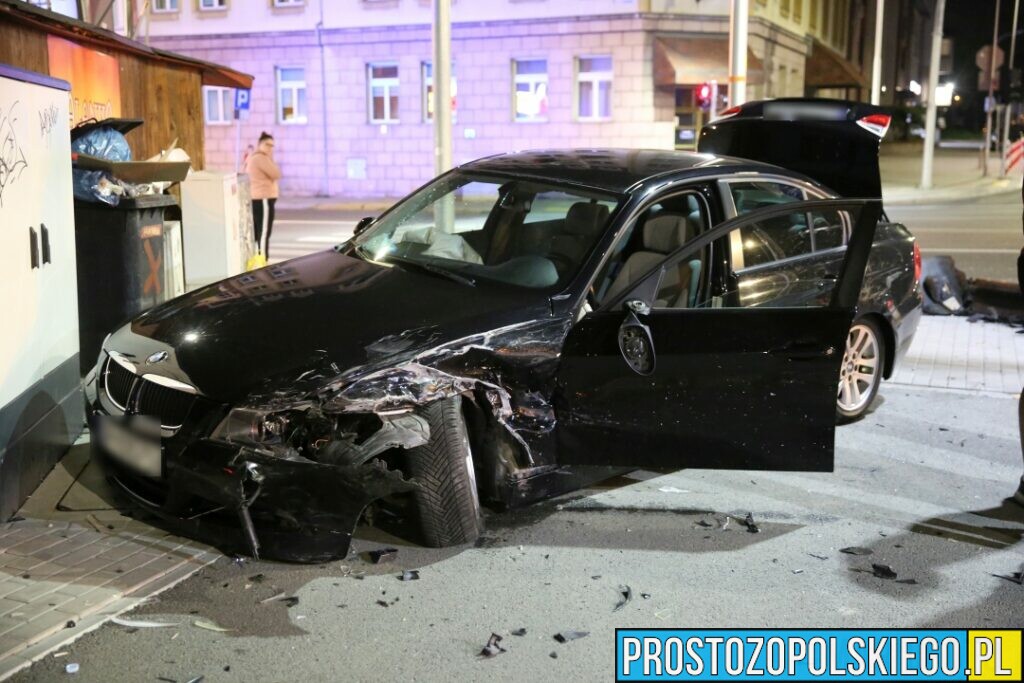 Wypadek na skrzyżowaniu w centrum Opola. Zderzenie bmw z audi.(Zdjęcia &Wideo)