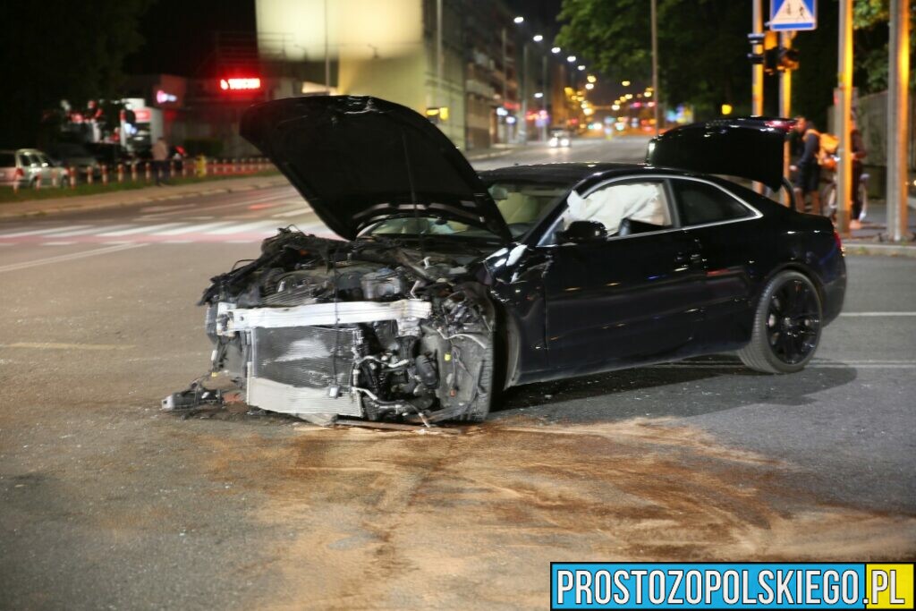 Wypadek na skrzyżowaniu w centrum Opola. Zderzenie bmw z audi.(Zdjęcia &Wideo)