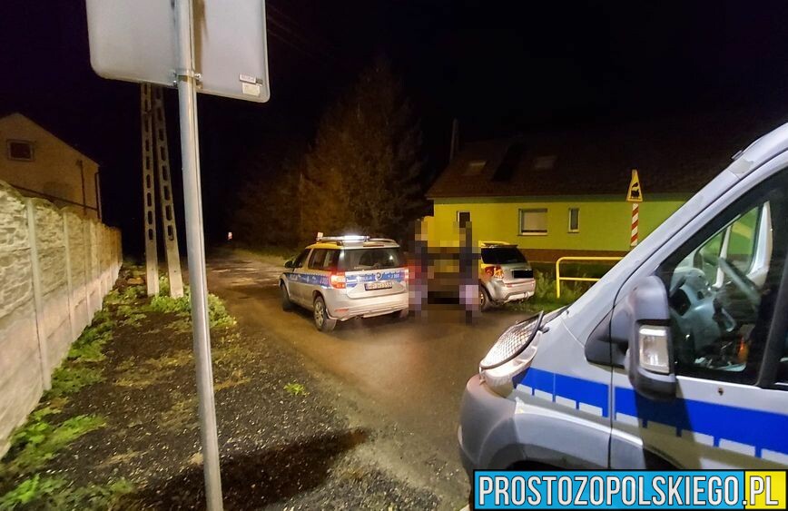 Policjanci z Prudnika zatrzymali 45-latka ,który jechał autem. Mężczyzna miał ponad 2 promile.