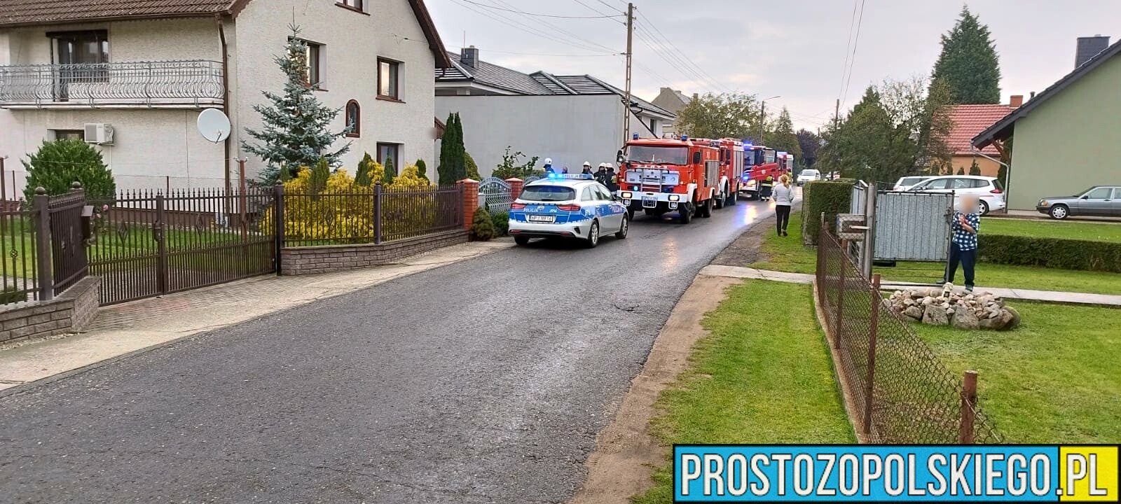 Pożar komory silnika w aucie dostawczym na prywatnej posesji w miejscowości Biadacz.(Zdjęcia)