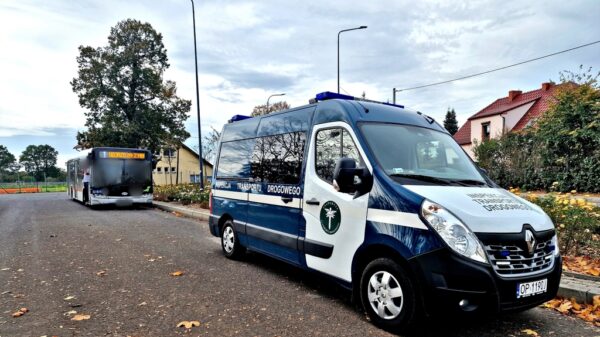 Autobus bez przeglądu technicznego woził pasażerów. Został zatrzymany przez inspektorów z WITD.