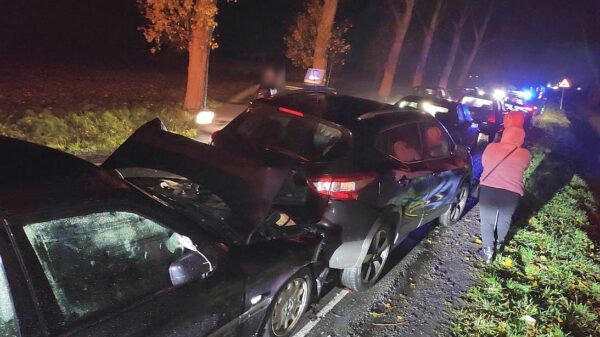 Zderzenie trzech samochodów Opole-Sławice. Jedna osoba została poszkodowana.(Zdjęcia&Wideo)