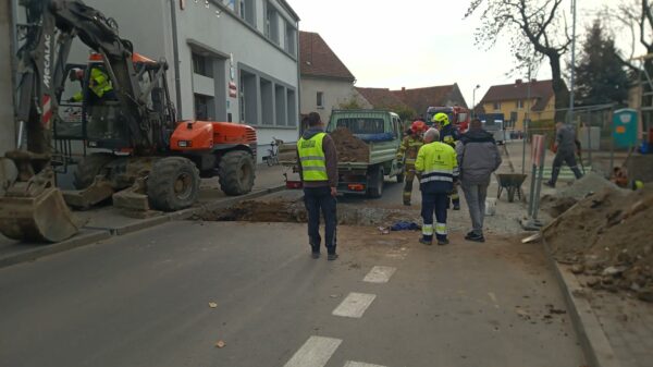 Uszkodzony gazociąg w Korfantowie. Ewakuowano 51 osób w tym dziesięcioro dzieci.(Zdjęcia)