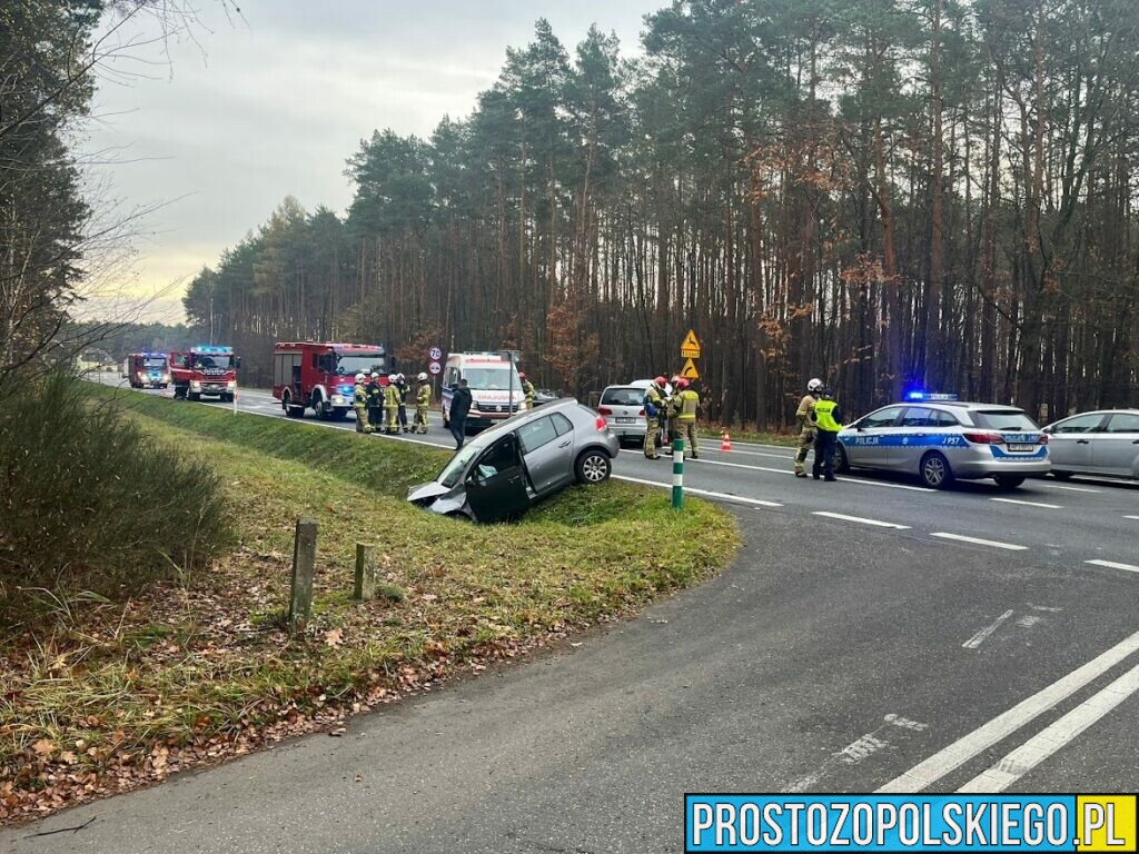 Zderzenie dwóch samochodów na DK46 na wysokości miejscowości Mnichus.(Zdjęcia)