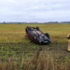 Dachowanie SUBARU między Grodziskiem a Kadłubem w powiecie Strzeleckim. Dwie osoby zabrane do szpitala.(Zdjęcia)