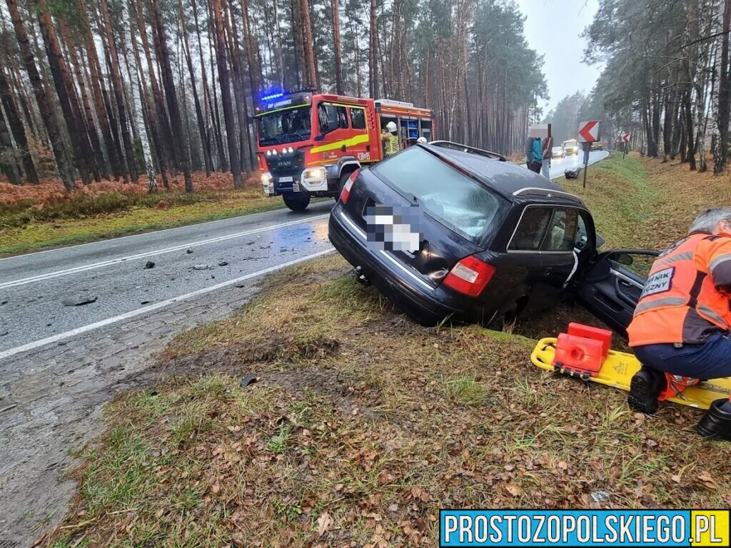 Wypadek w miejscowości Trzebiszyn. Zderzenie dwóch AUDI. Są osoby poszkodowane.