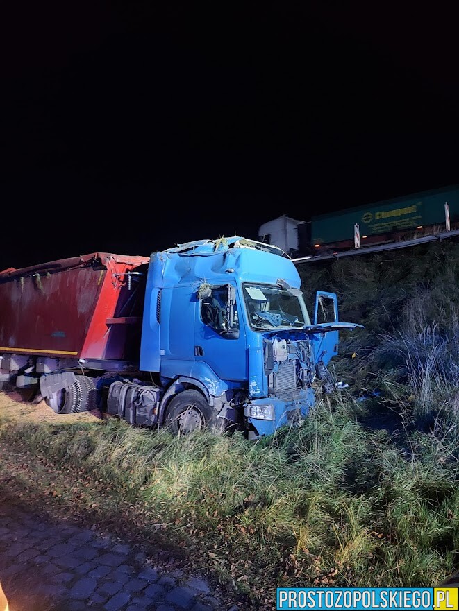 Ciężarówka spadła z wiaduktu i dachowała w Dąbrowie na DK46.(Zdjęcia&Wideo)
