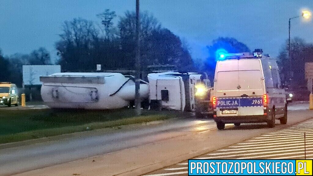 Cysterna z cementem przewróciła się na rondzie koło Makro w Opolu.