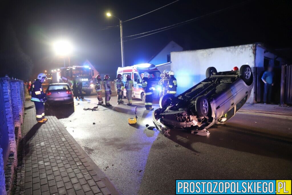 Dachowanie auta obok remizy strażackiej OSP Opole-Szczepanowice.