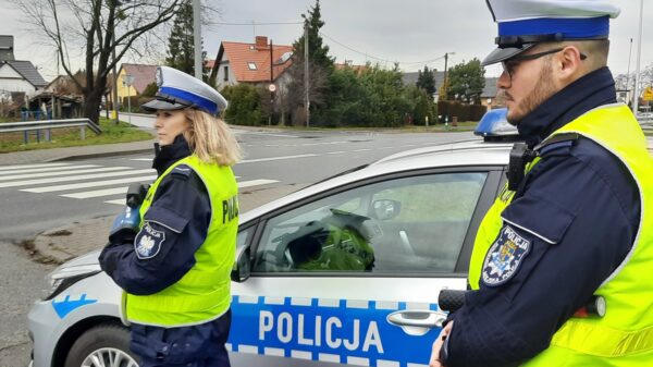 20-latek stracił prawo jazdy, a na jego konto trafiło 15pk i 2500zł.