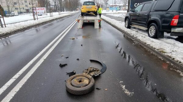 Zderzenie AUDI z MINI na ulicy Oleskiej w Opolu. Sprawcą 19-latka.