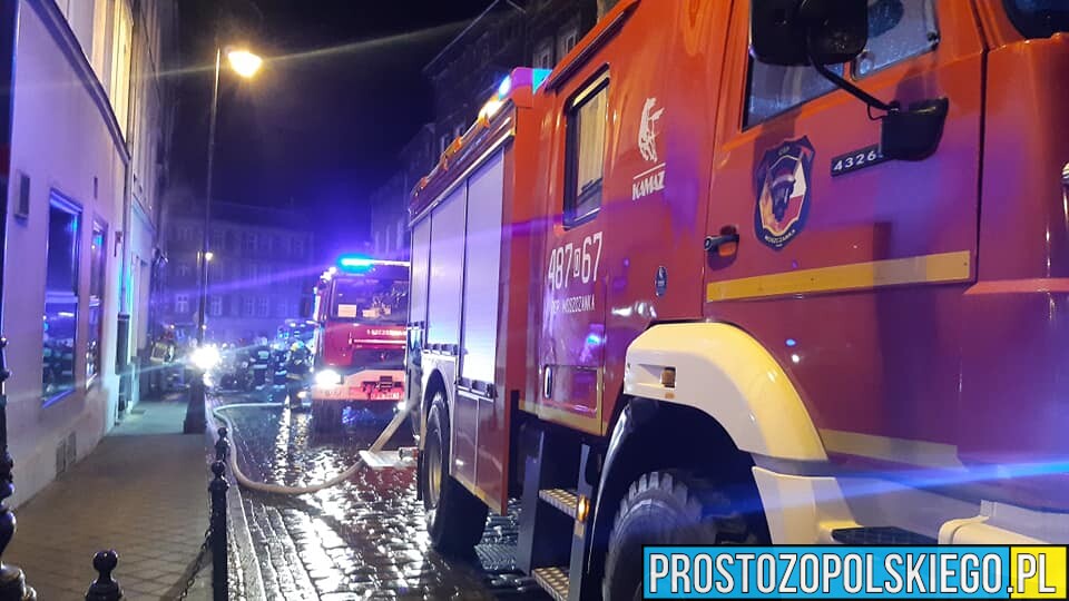 Nocy pożar pizzerii w Prudniku. Z kamienicy ewakuowano mieszkańców.