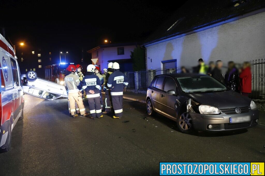 Dachowanie auta obok remizy strażackiej OSP Opole-Szczepanowice.