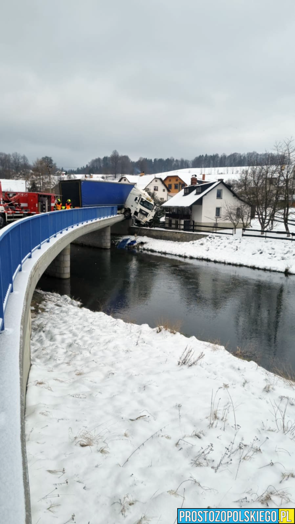 Kierowcy, wybierający się do Jesenika lub dalej czeską drogą krajową I 44 z Głuchołaz na południe, powinni poszukać innej trasy.