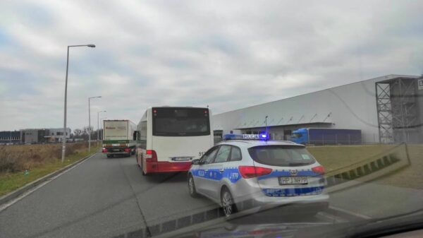 Zdarzenie drogowe na skrzyżowaniu ulic Technologicznej i Północnej w Opolu. Ucierpiała pasażerka autobusu MZK.