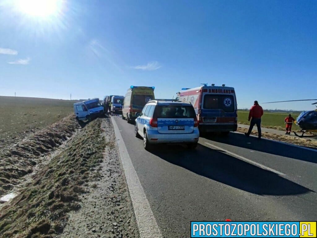 Wypadek śmiertelny na obwodnicy Białej. Zderzenie busa z osobówką. Na miejscu lądował LPR.(Wideo)