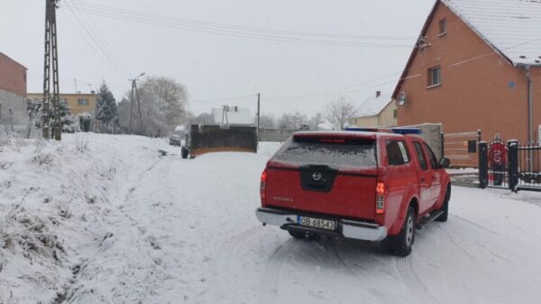 Przewrócona przyczepa ciągnika i dwie kolizje w powiecie brzeskim.