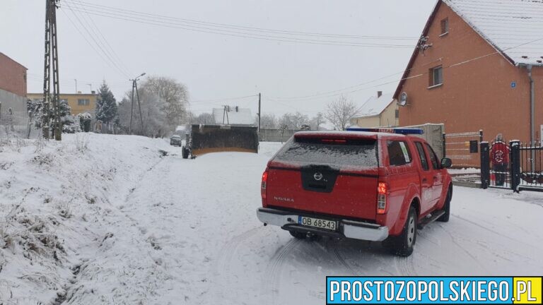 Przewrócona przyczepa ciągnika i dwie kolizje w powiecie brzeskim.