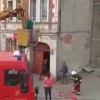 Pożar kamienicy w Prószkowie. Mieszkańcy pomogli w ewakuacji przed przybyciem służb.(Zdjęcia&Wideo)