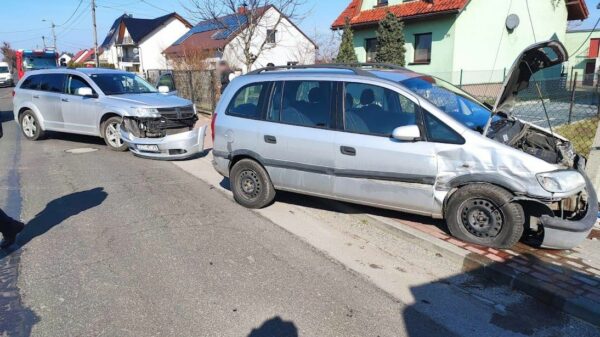 Zderzenie dwóch samochodów w miejscowości Sieroniowice.(Zdjęcia)