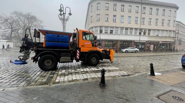 Kierowcy bądźcie ostrożni, warunki na drodze są niesprzyjające