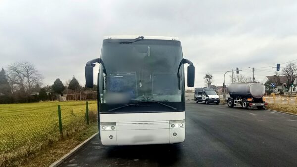 Inspektorzy z WITD zatrzymali Ukraiński autobus, który był nie sprawny technicznie.