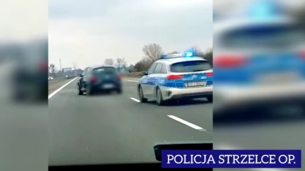 Policyjny pościg za 40-latkiem. Ukradł alkohol i uciekał autostradą A4 - był pod wpływem kokainy.