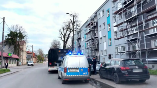 59-latek wjechał, autem w autobus mając 2 promile alkoholu.