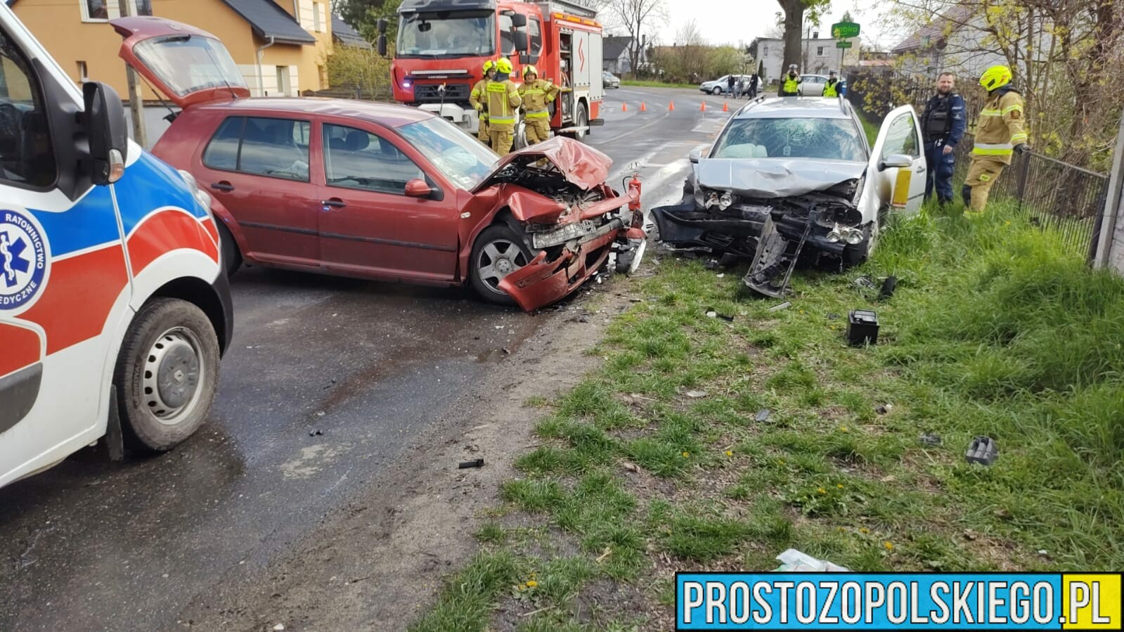 Zderzenie czołowe dwóch volkswagenów w Bierawie. Sprawca był pijany.(Zdjęcia)