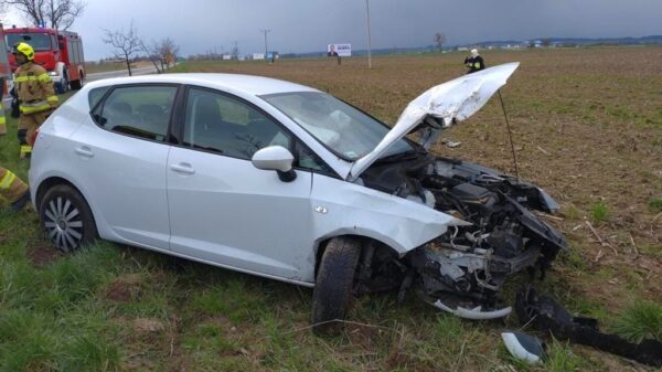 Wypadek na DK46 Sidzina - Pakosławice ,82- latek zabrany do szpitala.(Zdjęcia)