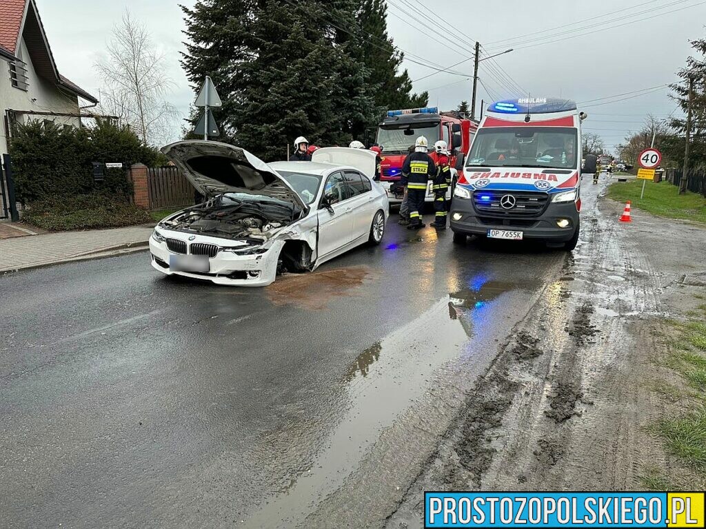 Zderzenie bmw i audi w Komprachcicach koło Opola. Auto z systemu e-call powiadomiło służby.