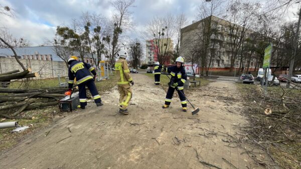 Sprzątanie Dzielnicy XI Zaodrze w Opolu Ekologiczna Akcja na Dzień Ziemi 22 kwietnia.