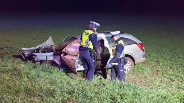 Wypadek samochodowy na DK45 w Polskiej Cerekwi.(Zdjęcia)