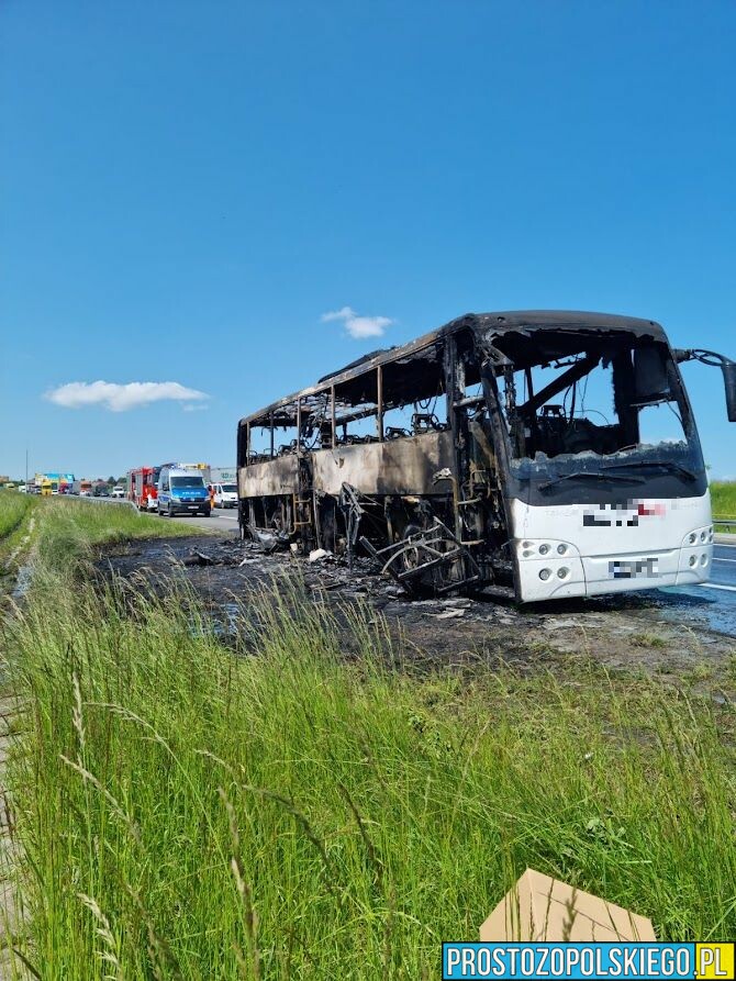 Pożar autobusu na autostradzie A4 w ,którym jechały dzieci. (Zdjęcia)