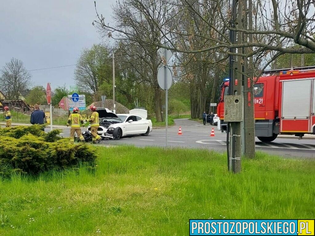 Zderzenie mustanga z motocyklistą na dk94 w miejscowości Skorogoszcz.