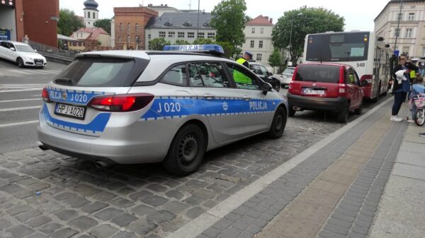 Kierujący fiatem wjechał w autobus MZK w centrum Opola.