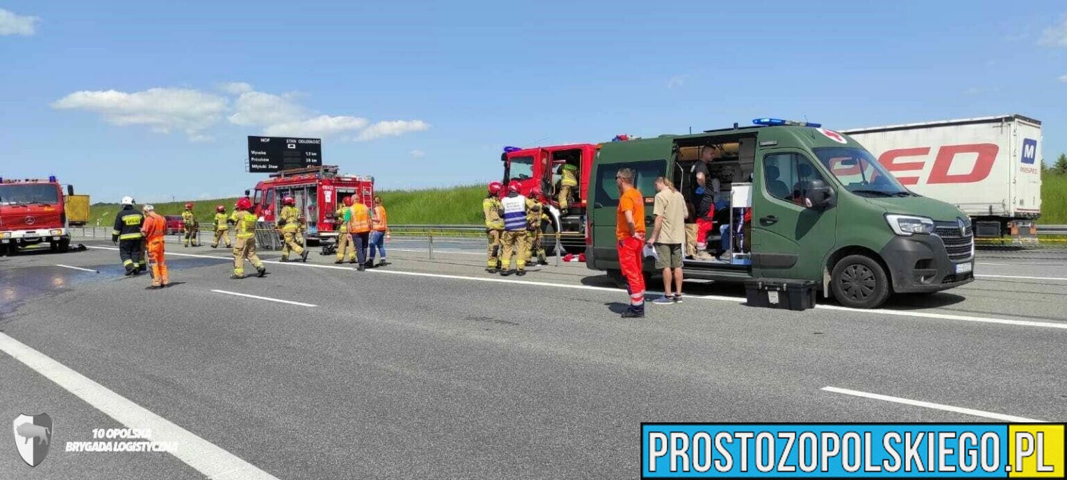 Pożar autobusu na A4. Pierwsi na miejscu byli ratownicy medyczni z 10 Opolskiej Brygady Logistycznej.(Zdjęcia)