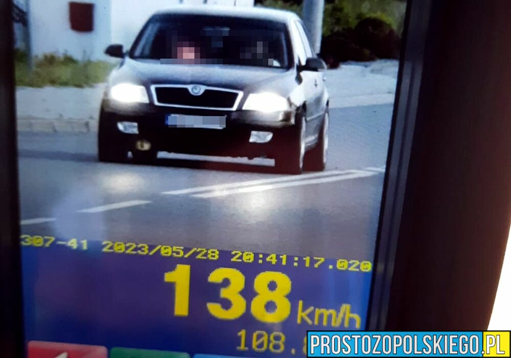 Prawie 140 km/h w obszarze zabudowanym – obywatel Czech stracił prawo jazdy