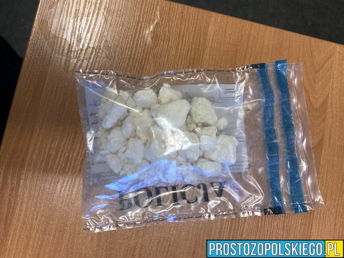 Policjanci zatrzymali 27-latek za posiadanie 160 gramów amfetaminy. Mężczyźnie grozi do 10 lat więzienia.
