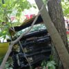Schodnia koło Ozimka. Zderzenie dwóch samochodów jeden z nich uderzył w drzewo.(Zdjęcia)