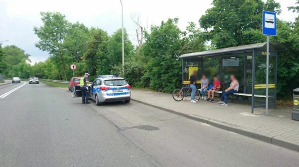 13-latek rowerem wjechał w samochód na przejściu dla pieszych w Opolu.