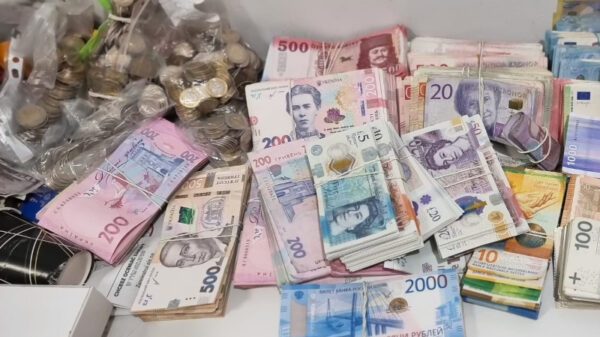 Straż Graniczna wspólnie z Opolską Krajową Administracją Skarbową zlikwidowały grupę przestępczą zajmującą się „praniem” pieniędzy.