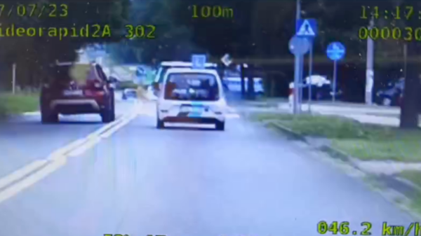 NIEBEZPIECZNE WYPRZEDZANIE W KAMERZE POLICJANTÓW Z GRUPY SPEED.(Wideo)