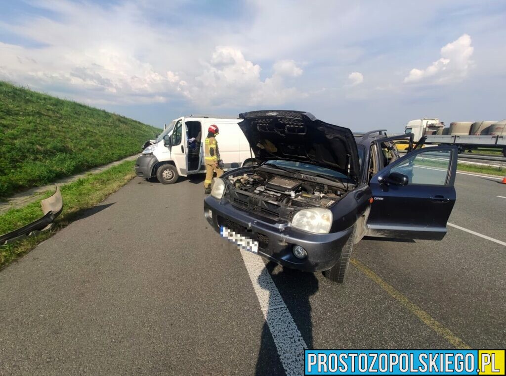 Zderzenie busa z osobówką na autostradzie A4 na 265 km kierunek Wrocław.(Zdjęcia)