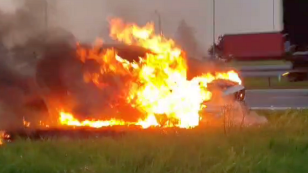 Pożar sportowego volvo na autostradzie A4.Samochód spalił się doszczętnie.(Zdjęcia&Wideo)