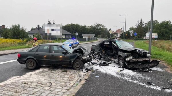 Zderzenie bmw i audi na DK39 w Namysłowie.(Zdjęcia)