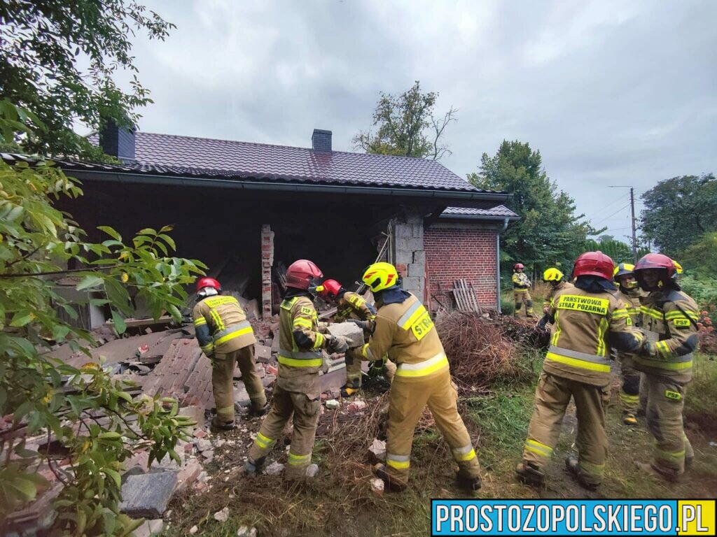 Eksplozja butli z gazem w miejscowości Biskupice. Zawaliła się ściana budynku. Jedna osoba poszkodowana.