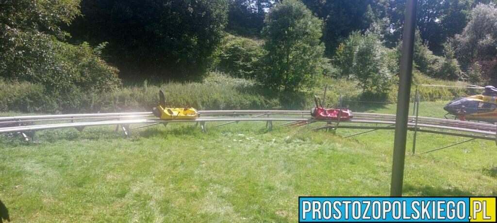 Zderzenie wagoników kolejki grawitacyjnej. Ranna dwójka dzieci i mężczyzna. Na miejscu lądował LPR.